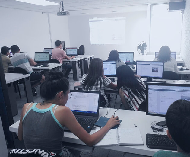 aula de computo curso marketing digital