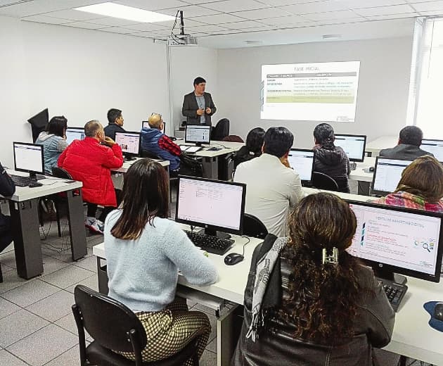 curso corto de marketing digital presencial y online